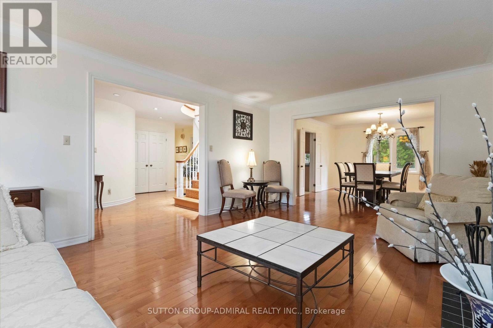 71 Farmstead Road, Toronto, Ontario  M2L 2X2 - Photo 5 - C12234496