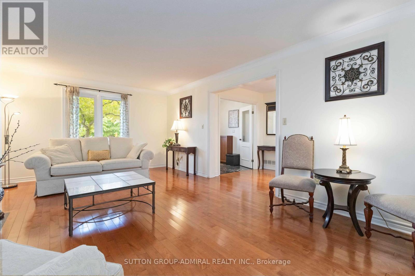 71 Farmstead Road, Toronto, Ontario  M2L 2X2 - Photo 6 - C12234496