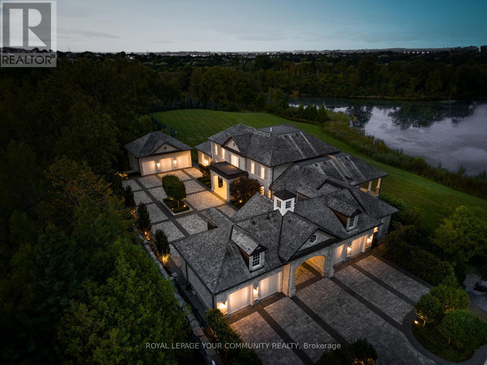 130 St. John's Side Road E, Aurora (Aurora Village), Ontario  L4G 0M6 - Photo 2 - N12234498
