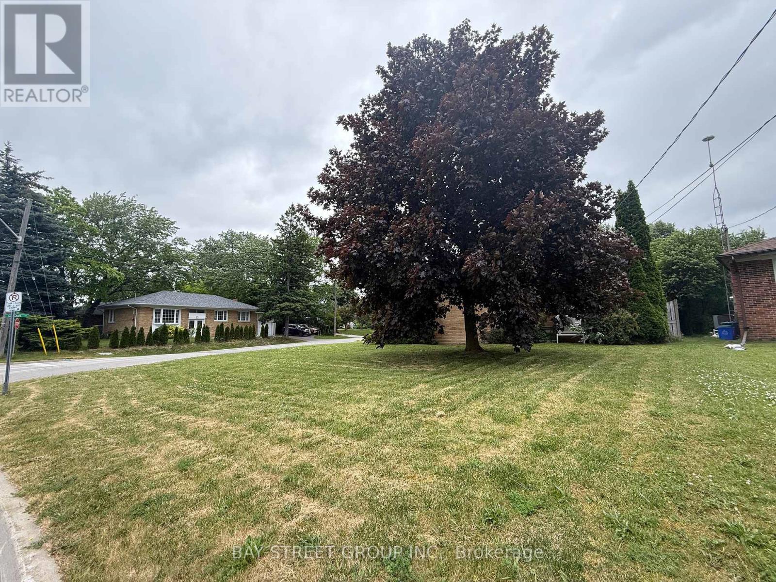 126 Cascade Circle, Richmond Hill, Ontario  L4C 3H7 - Photo 7 - N12234508
