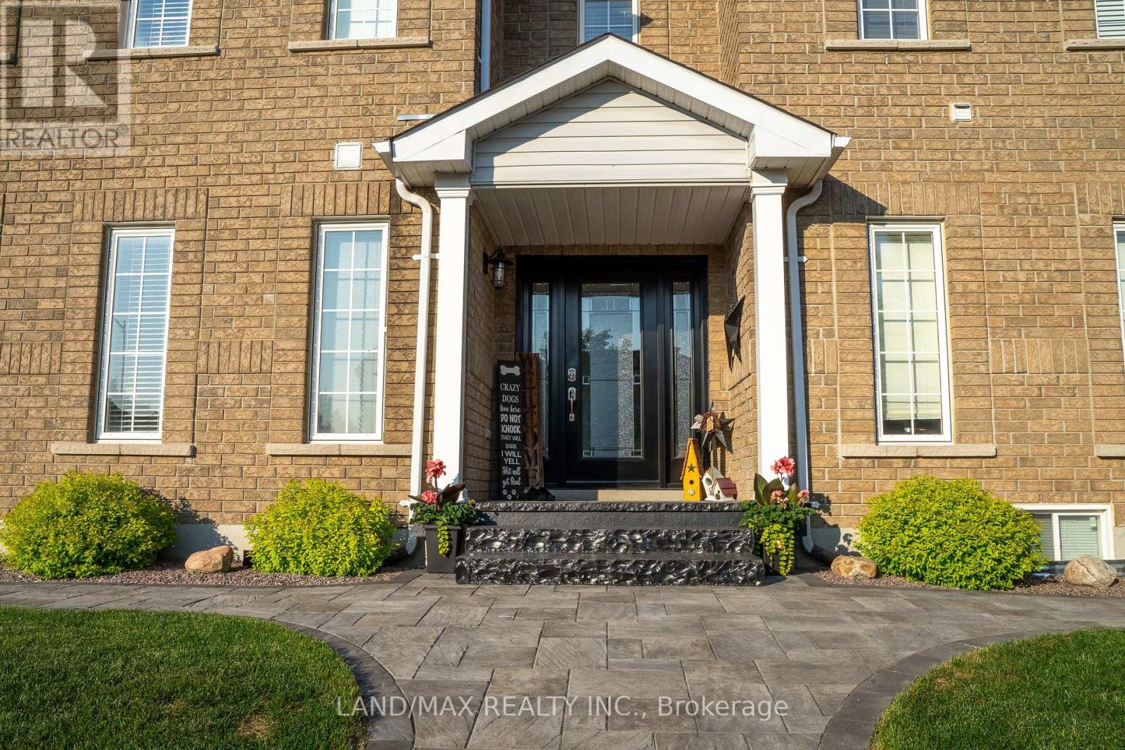 88 Lookout Street, Essa (Angus), Ontario  L3W 0E6 - Photo 3 - N12234531