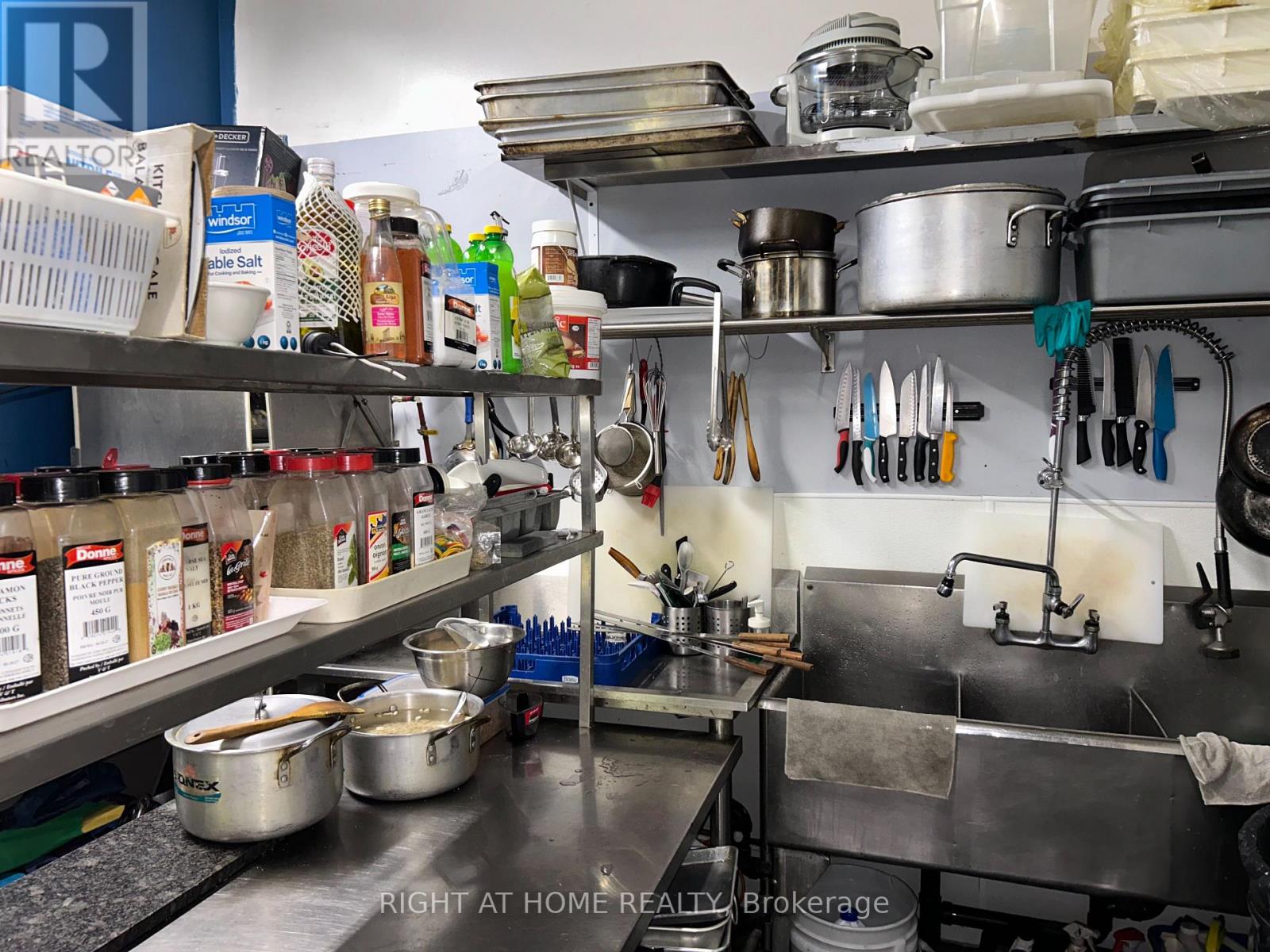 13 - 200 Marycroft Avenue, Vaughan (Pine Valley Business Park), Ontario  L4L 5X5 - Photo 13 - N12234537