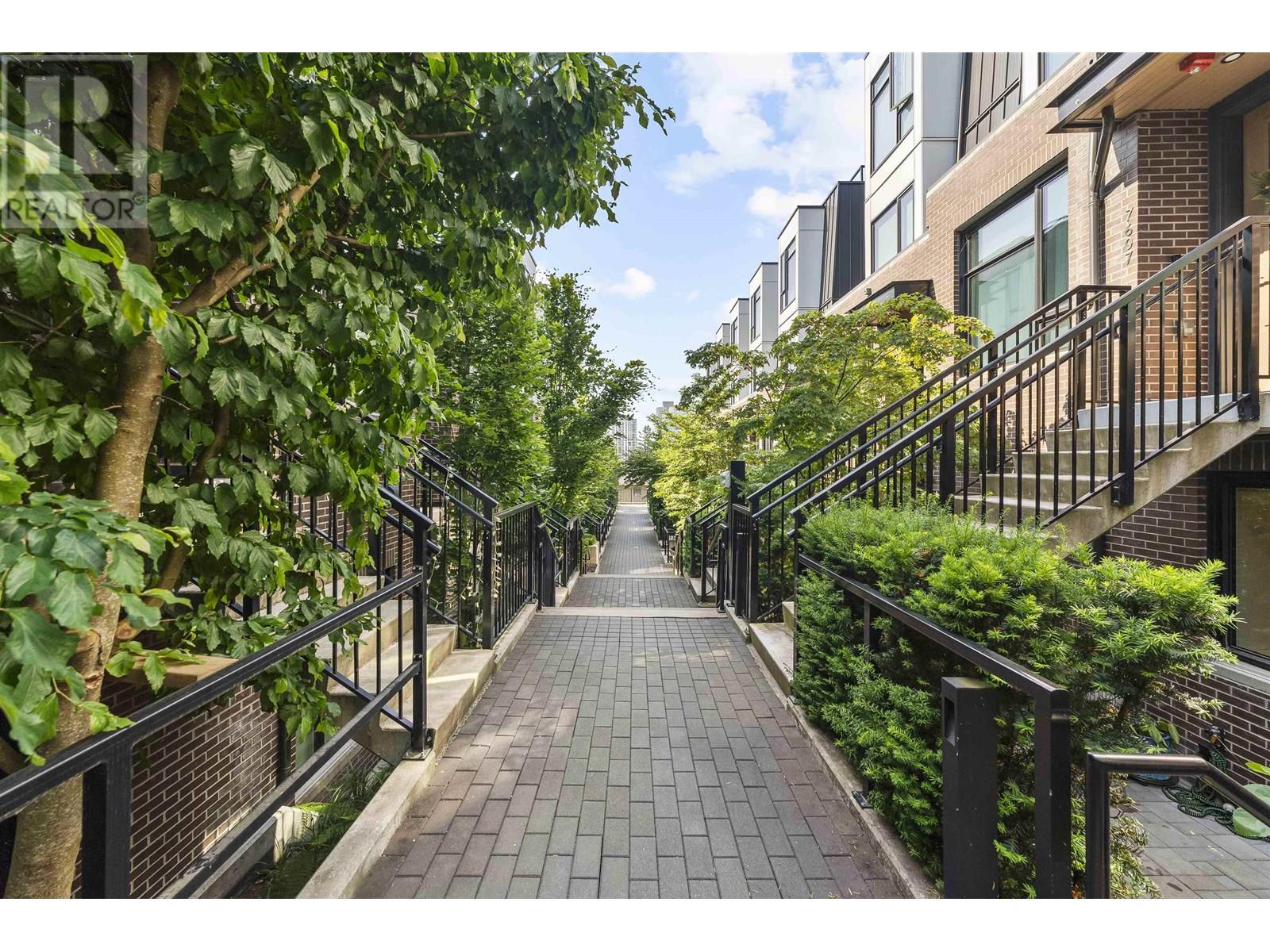 7605 Yukon Street, Vancouver, British Columbia  V5X 2Y4 - Photo 2 - R3018091