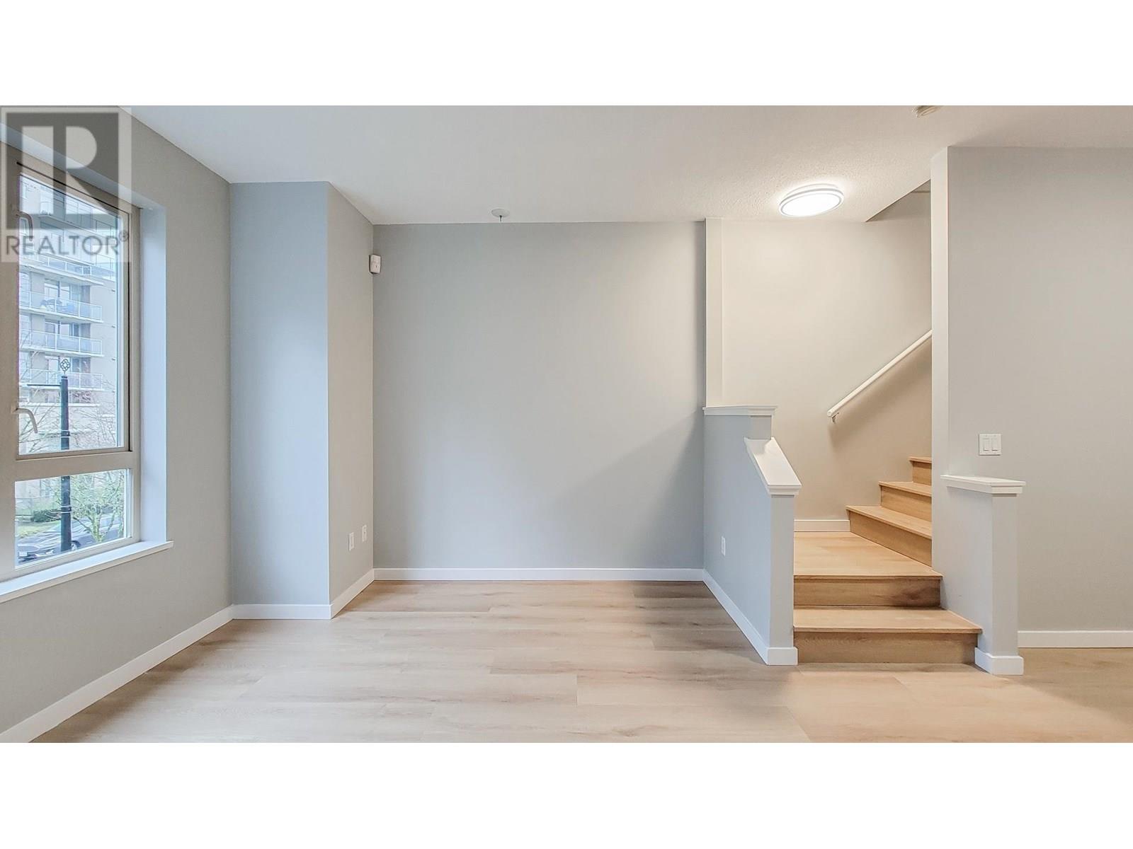 Listing Picture 11 of 32 : 130 9229 UNIVERSITY CRESCENT, Burnaby / 本拿比 - 魯藝地產 Yvonne Lu Group - MLS Medallion Club Member