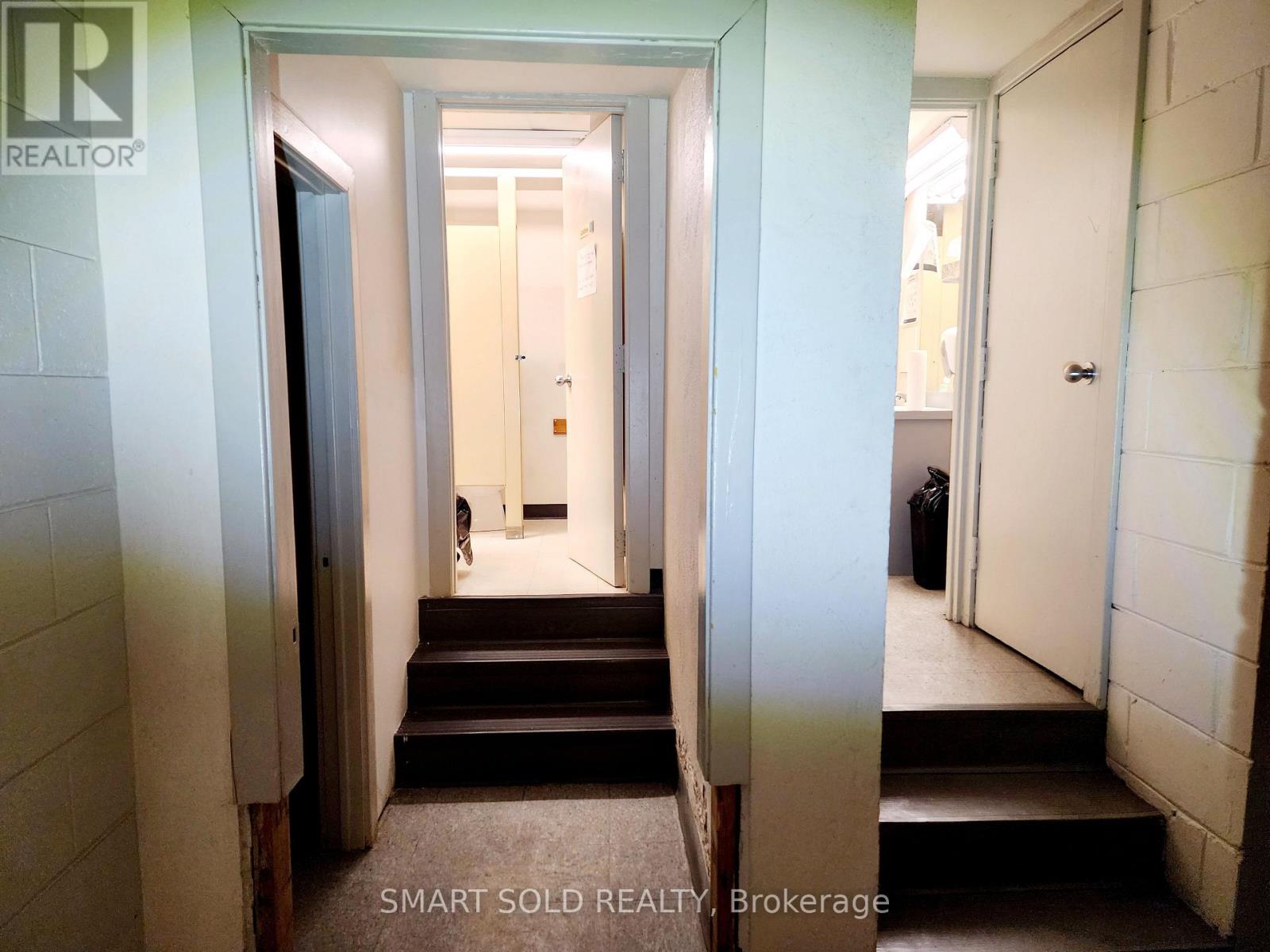 102 - 2428 Islington Avenue, Toronto, Ontario  M9W 3X8 - Photo 11 - W12234553