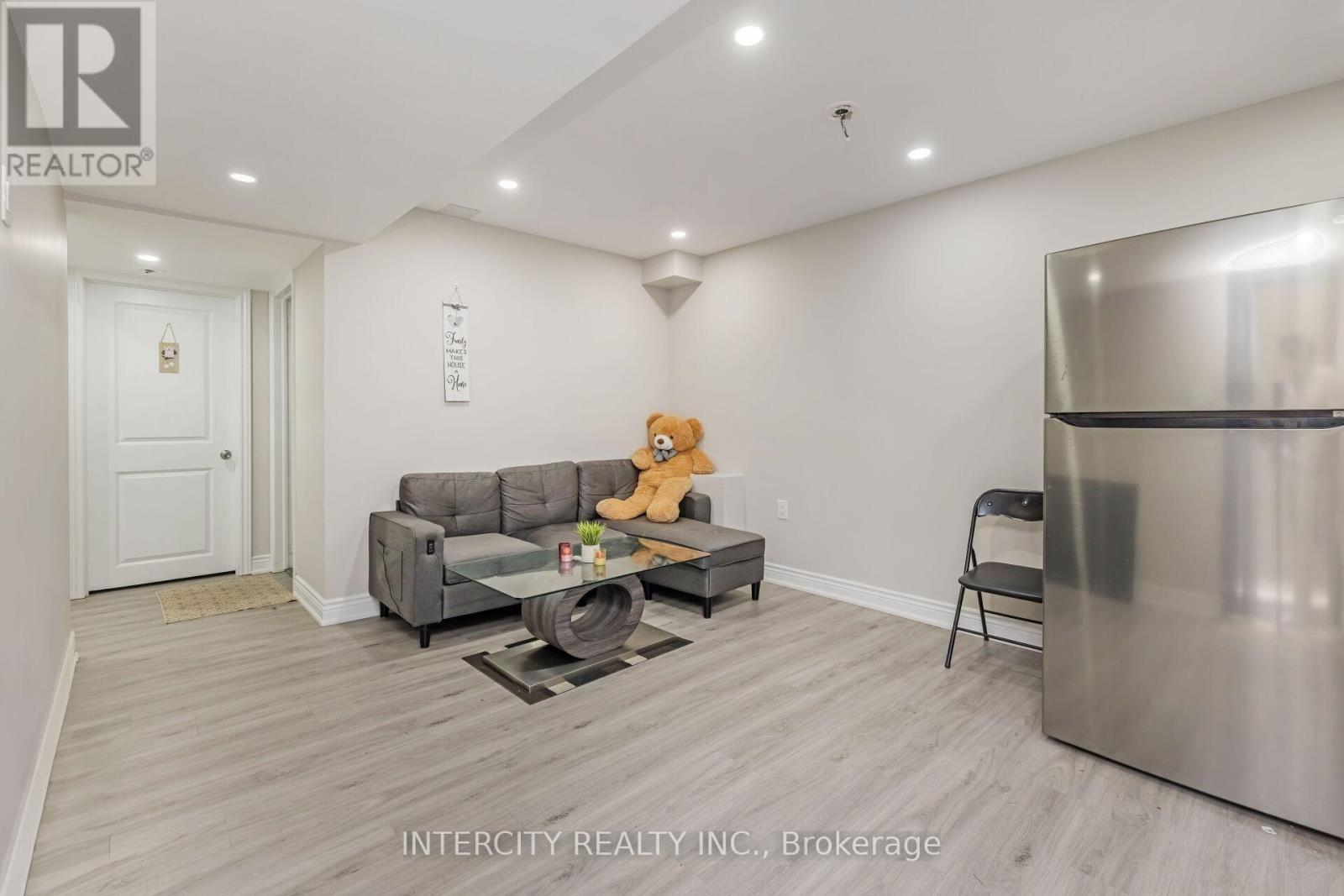 54 Moorcroft Place, Brampton (Bram East), Ontario  L6P 4P7 - Photo 34 - W12223971