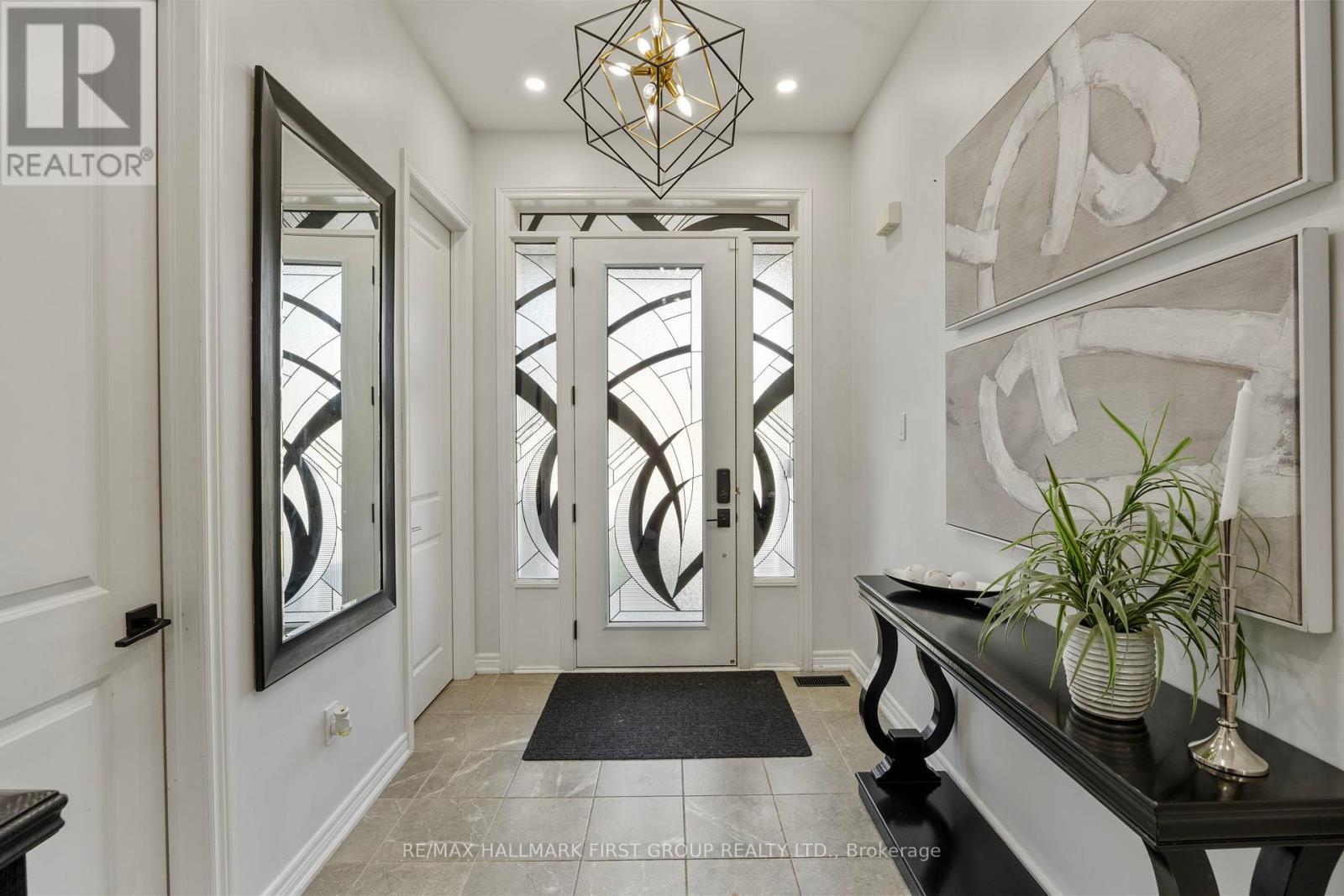 Property at 133 AUCKLAND DRIVE image 3