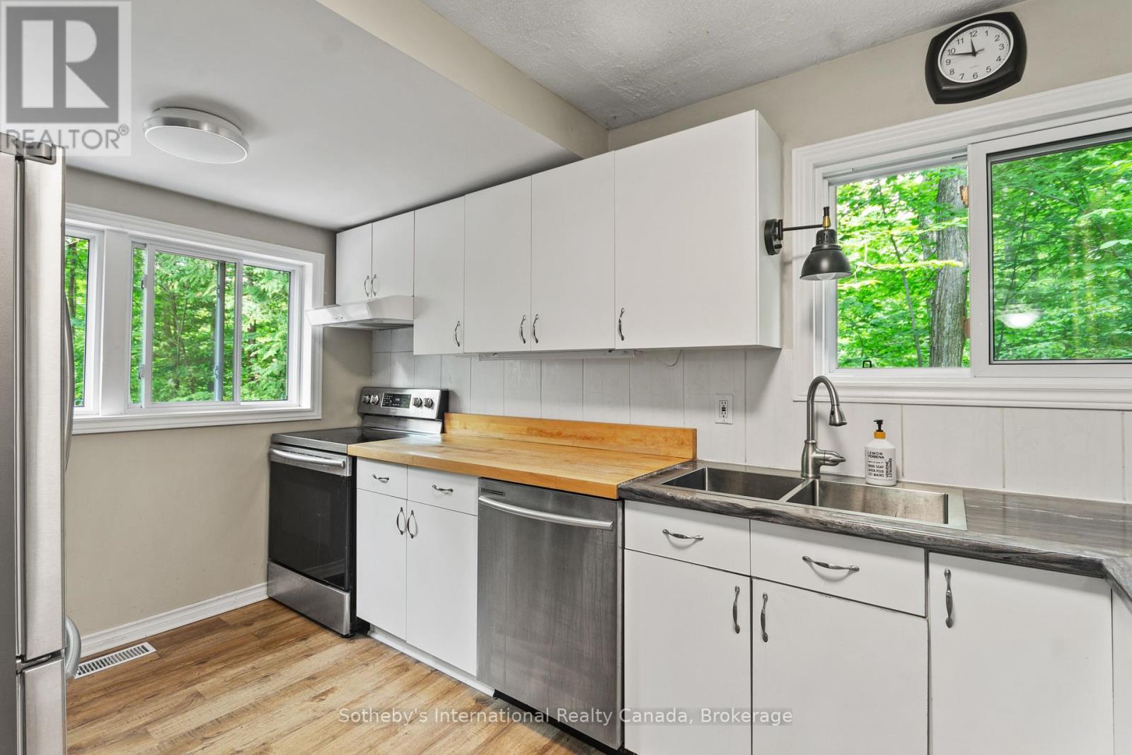 Property at 31 MEADOWS AVENUE image 4