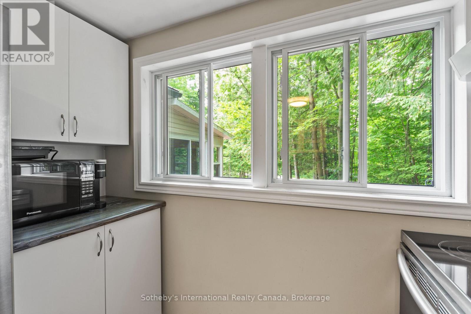Property at 31 MEADOWS AVENUE image 5