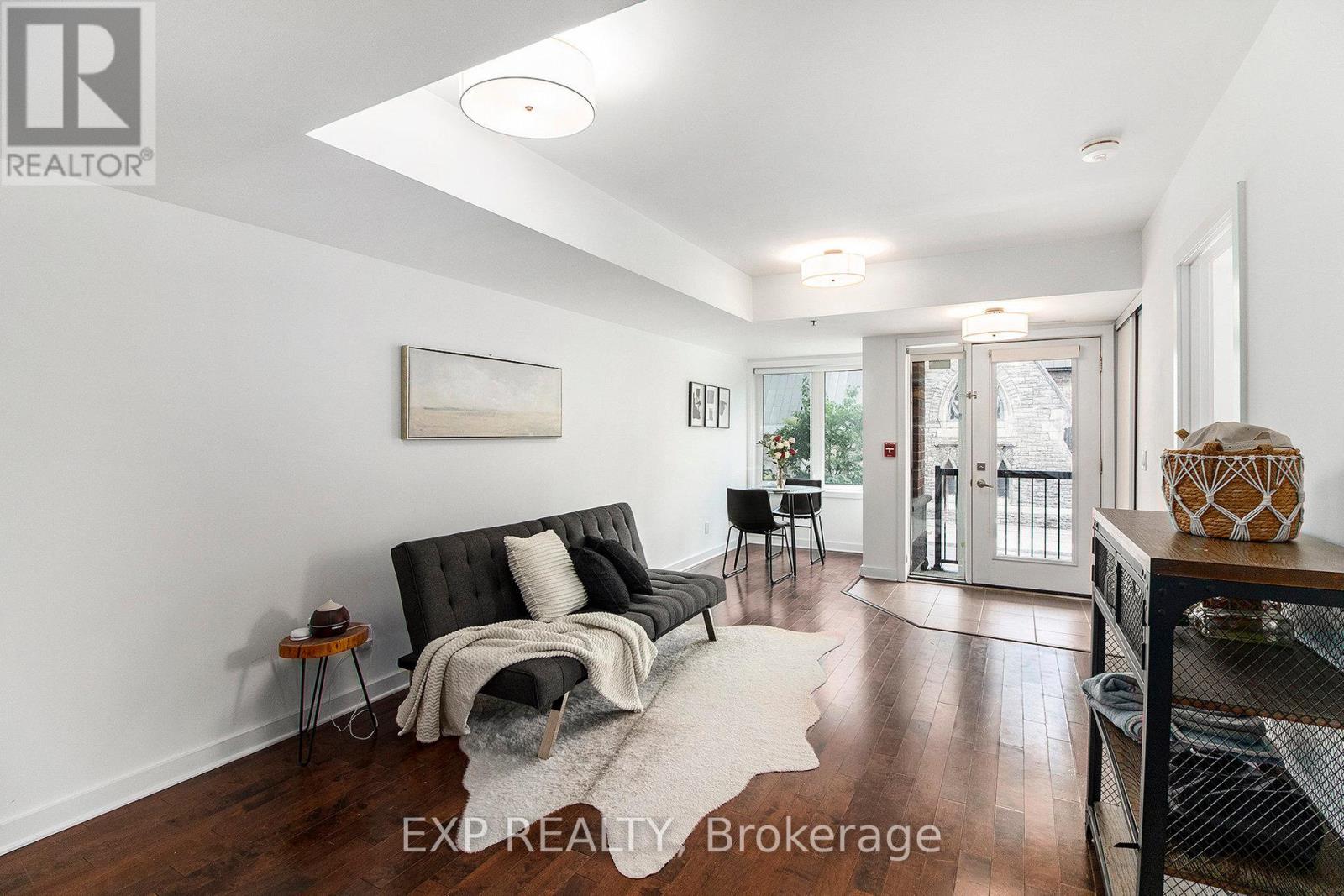 201 - 146 Daly Avenue, Ottawa, Ontario  K2N 6E9 - Photo 8 - X12234641