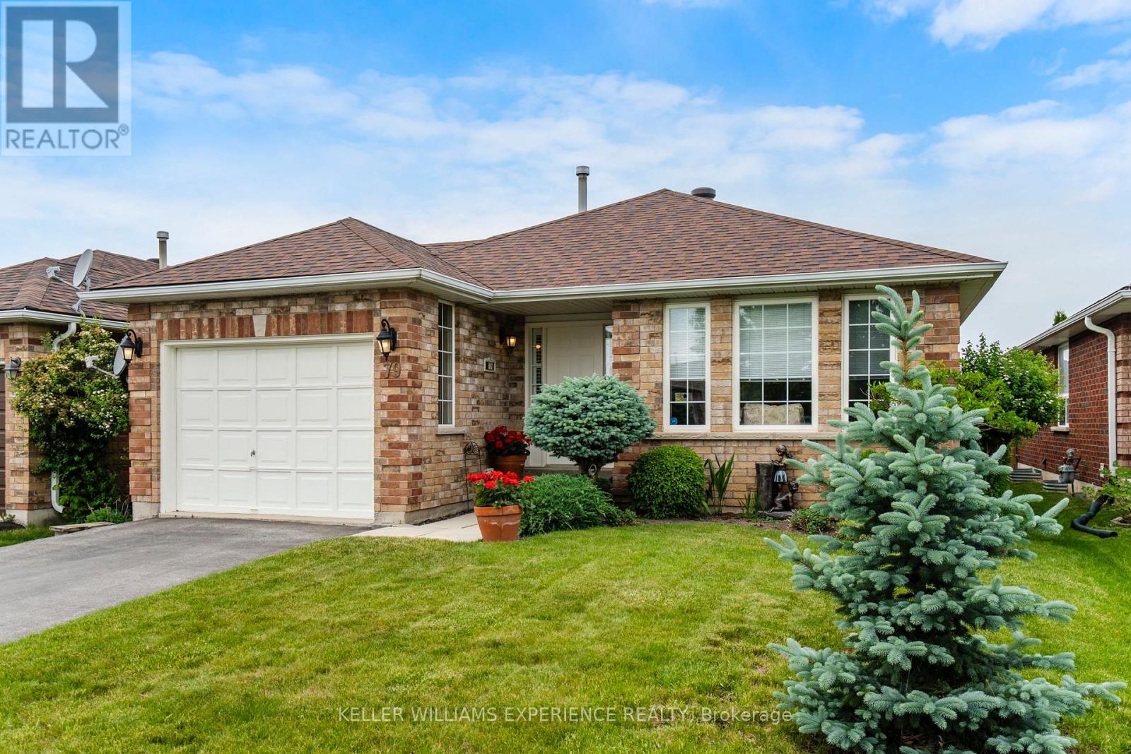 Property at 79 SUN KING CRESCENT image 2