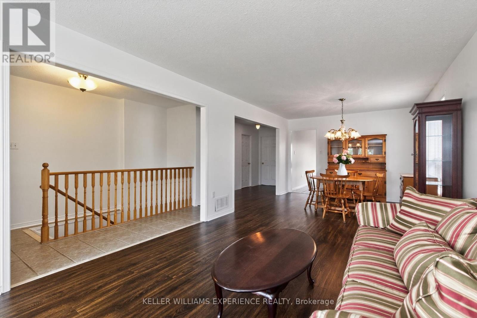 Property at 79 SUN KING CRESCENT image 4