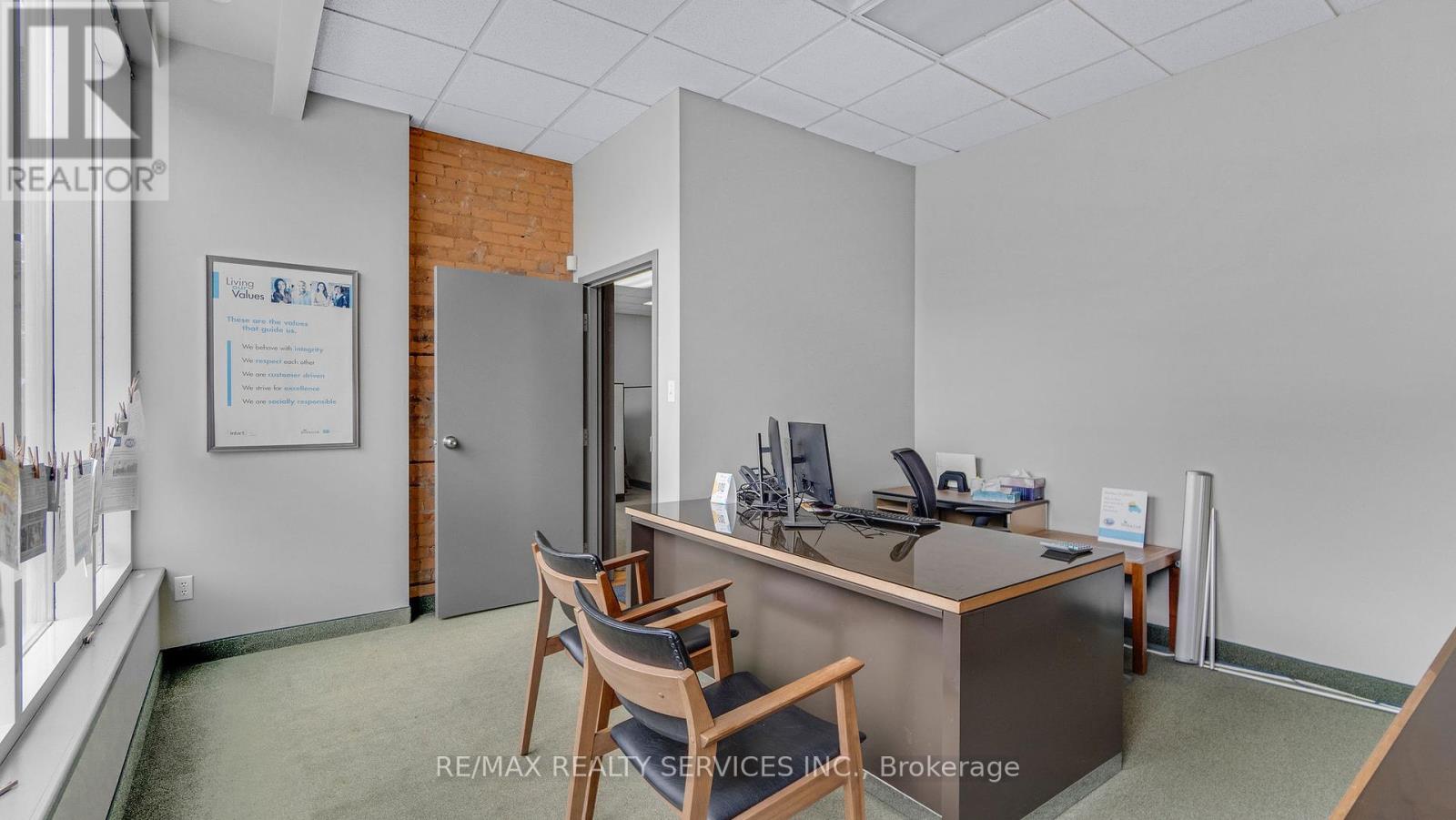 66 King Street W, Hamilton, Ontario  L9H 1T8 - Photo 11 - X12234635