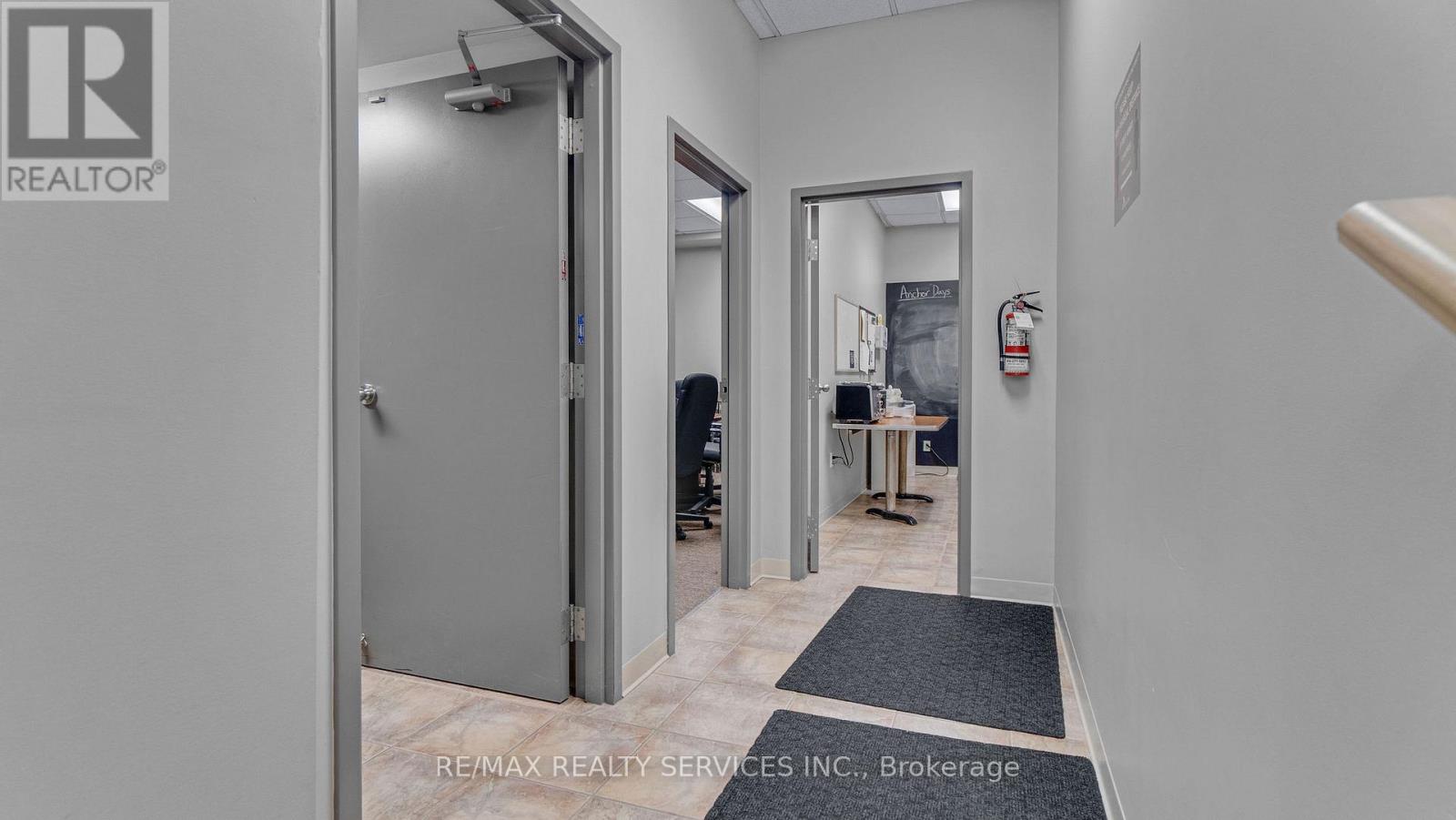 66 King Street W, Hamilton, Ontario  L9H 1T8 - Photo 14 - X12234635