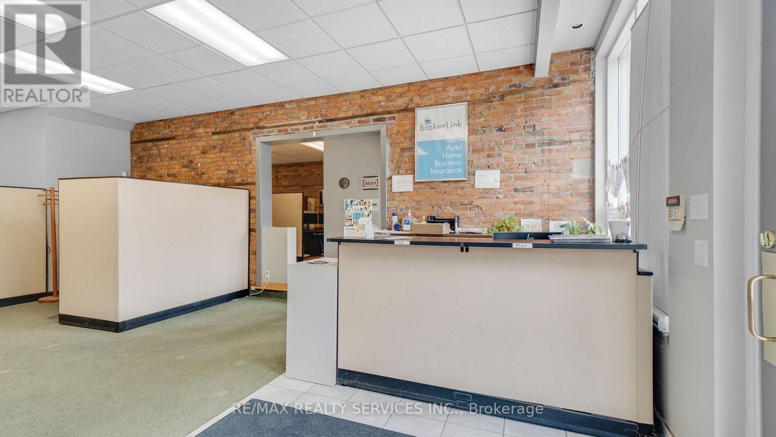 66 King Street W, Hamilton, Ontario  L9H 1T8 - Photo 3 - X12234635