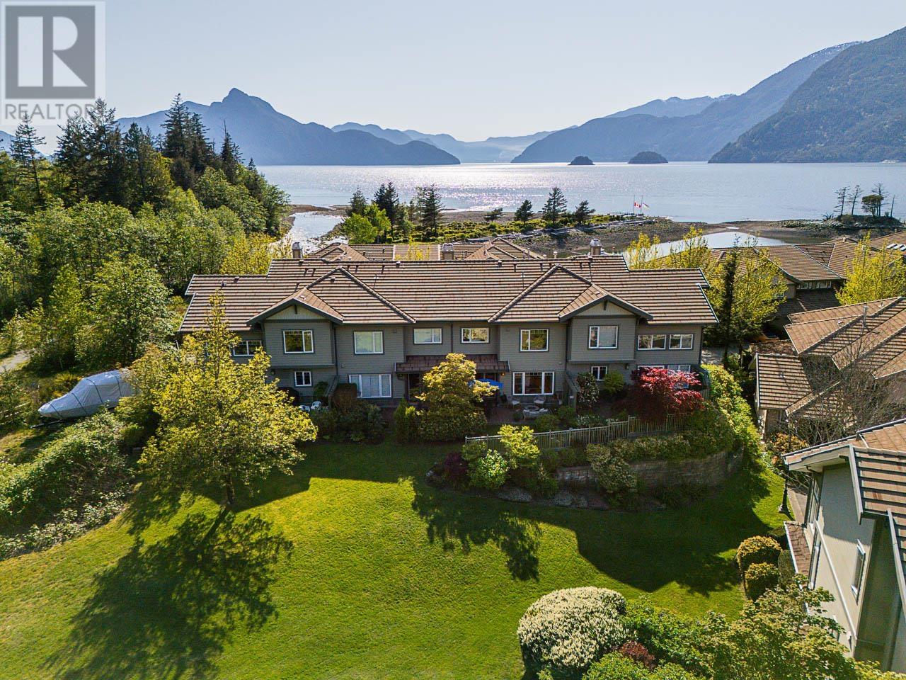 54 BEACH DRIVE, Furry Creek, British Columbia