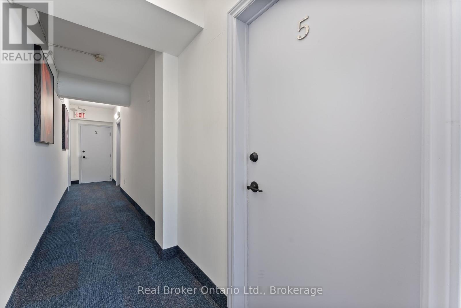 5 - 985 Kingsway Drive, Burlington, Ontario  L7T 3J1 - Photo 2 - W12234735