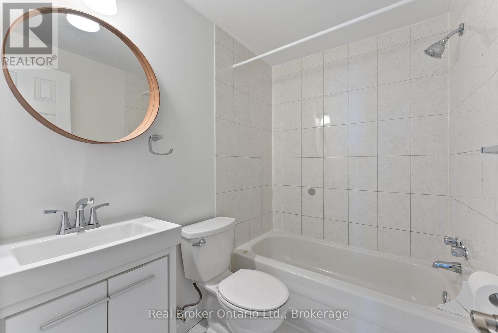 5 - 985 Kingsway Drive, Burlington, Ontario  L7T 3J1 - Photo 6 - W12234735