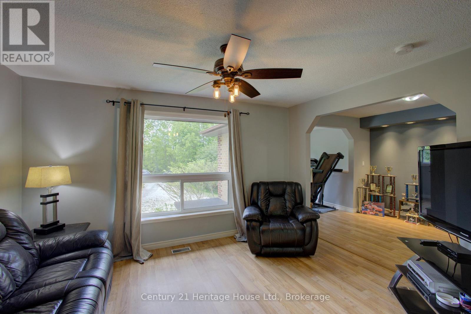 573433 Boot Jack Ranch Road, West Grey, Ontario  N0C 1K0 - Photo 7 - X12234766