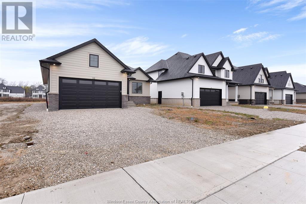 53 Belleview, Kingsville, Ontario  N0R 1B0 - Photo 2 - 25015653