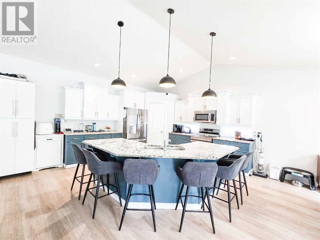Property at 1519 41 Street image 5