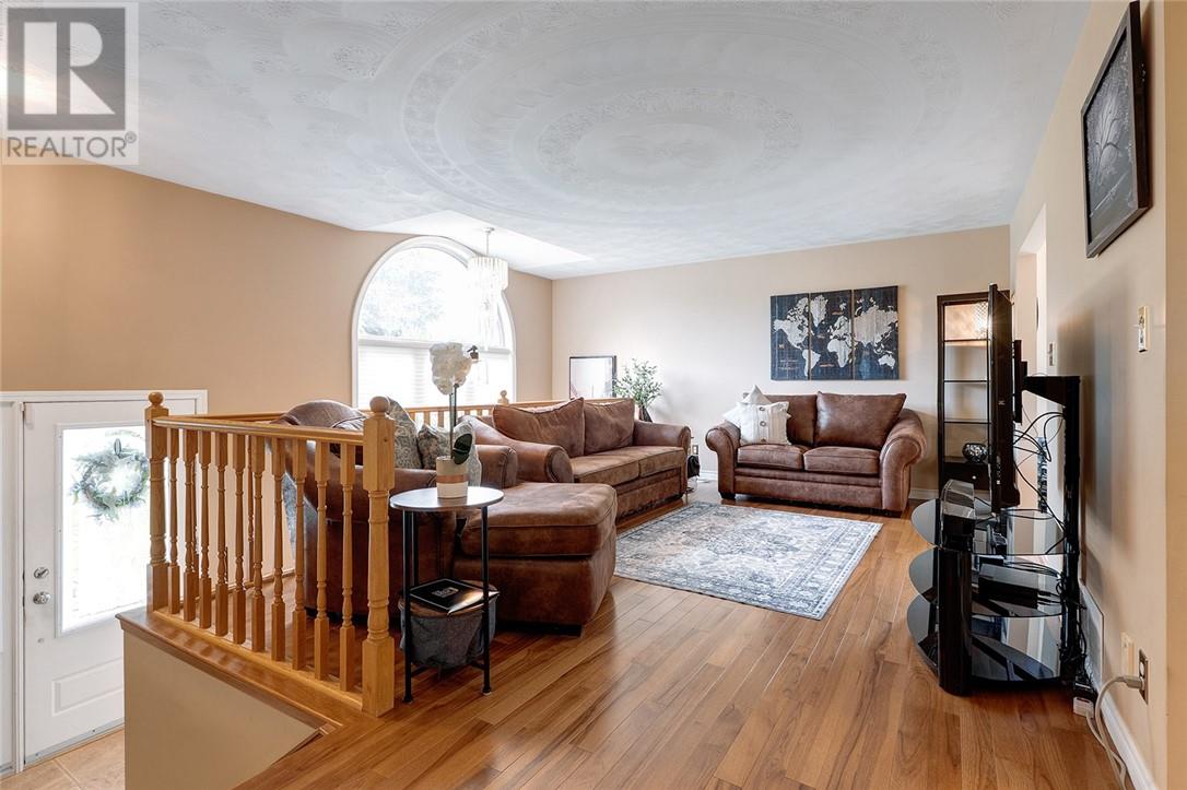 Property at 171 Countryside Drive image 3