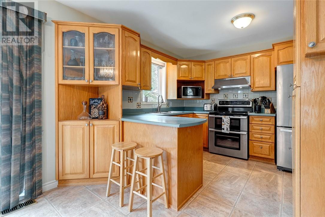 Property at 171 Countryside Drive image 5