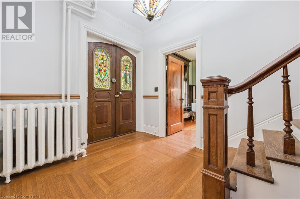 Property at 88 WILLIAM Street W image 5