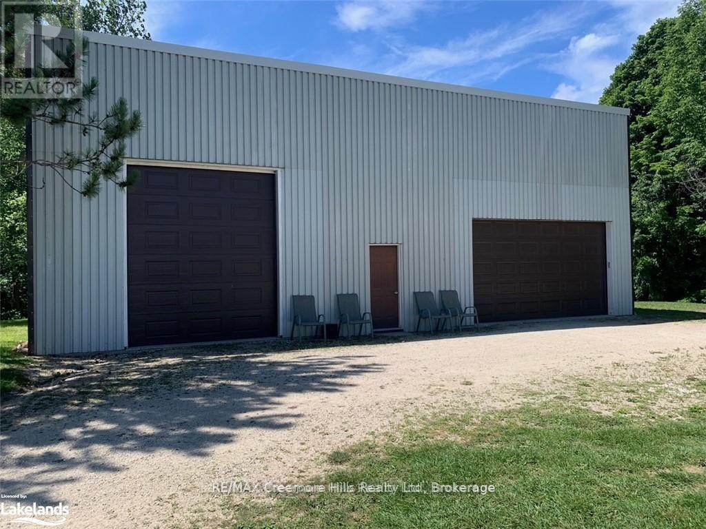 2332 Centre Line Road, Clearview, Ontario  L0M 1G0 - Photo 33 - S12234806