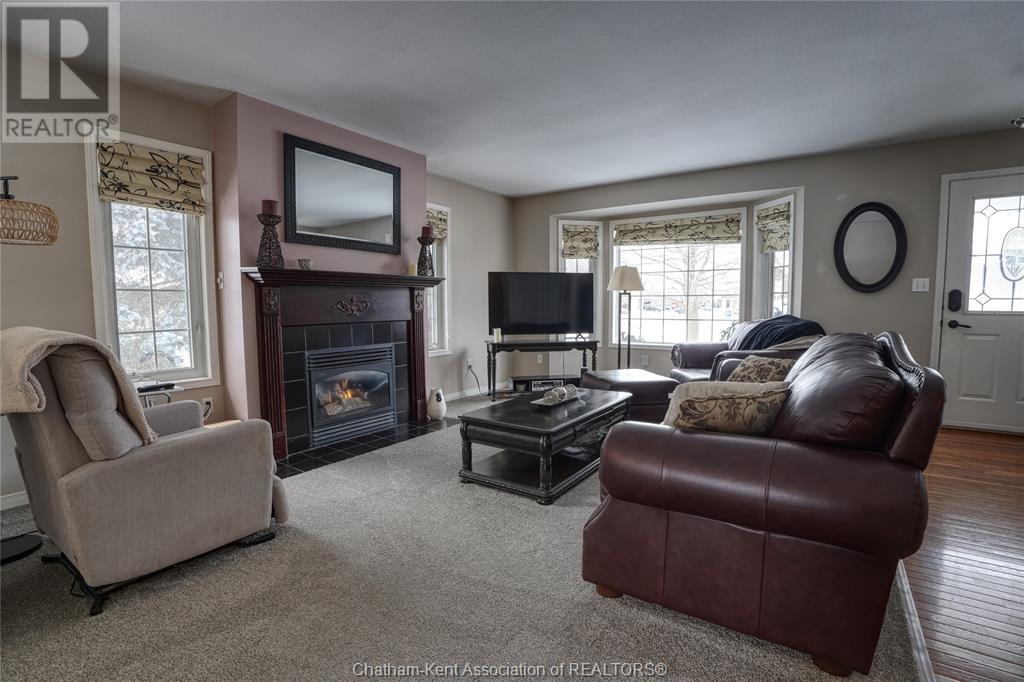 Property at 59 Blossom PLACE image 3