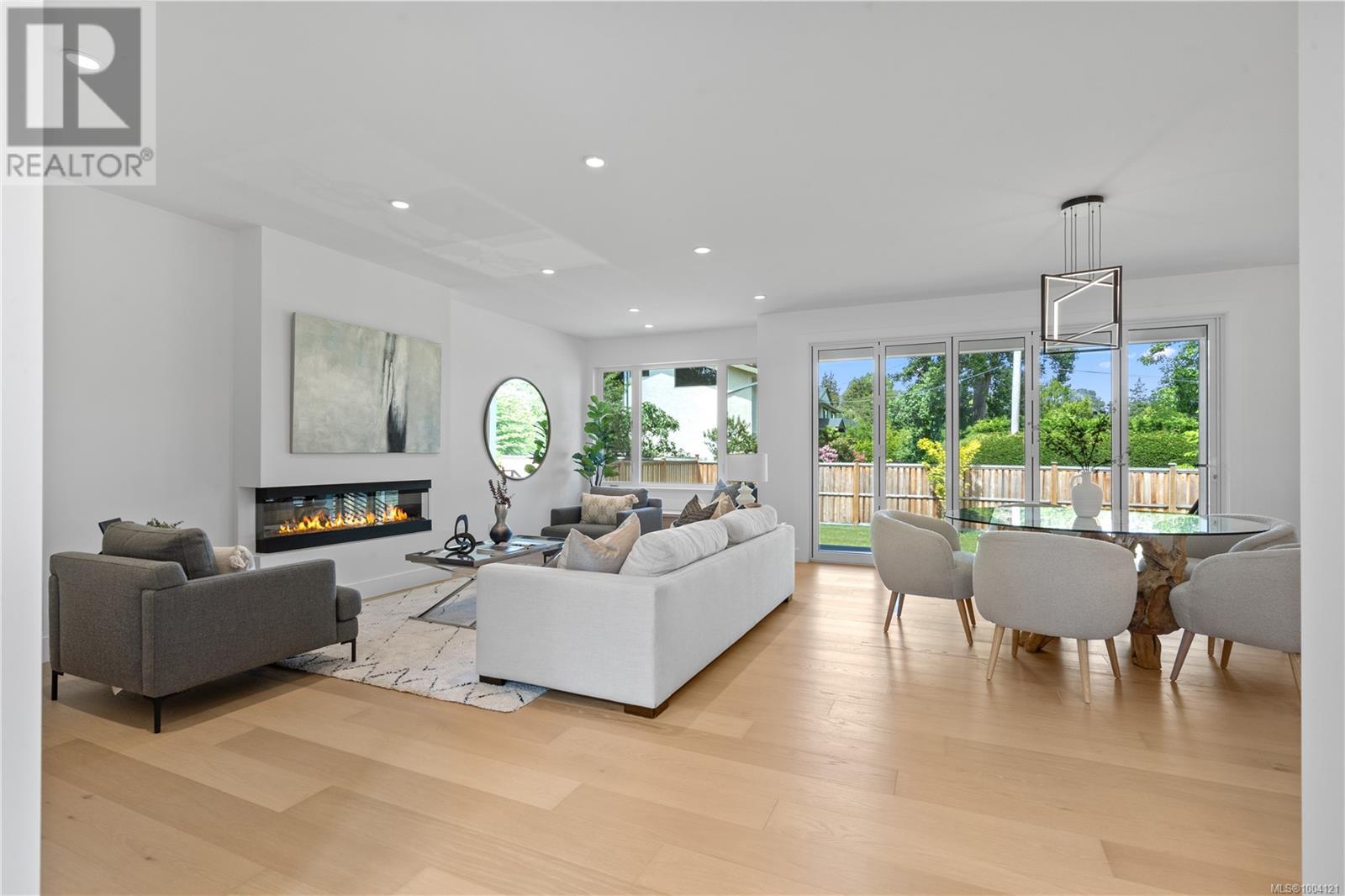 Property at 2480 Plumer St image 5