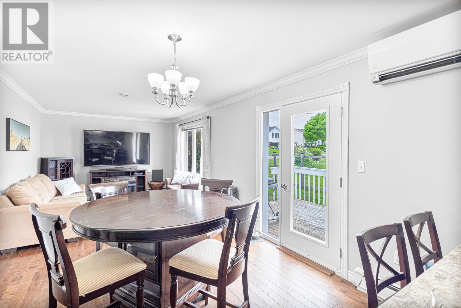 Property at 36 Kenwood Circle image 4