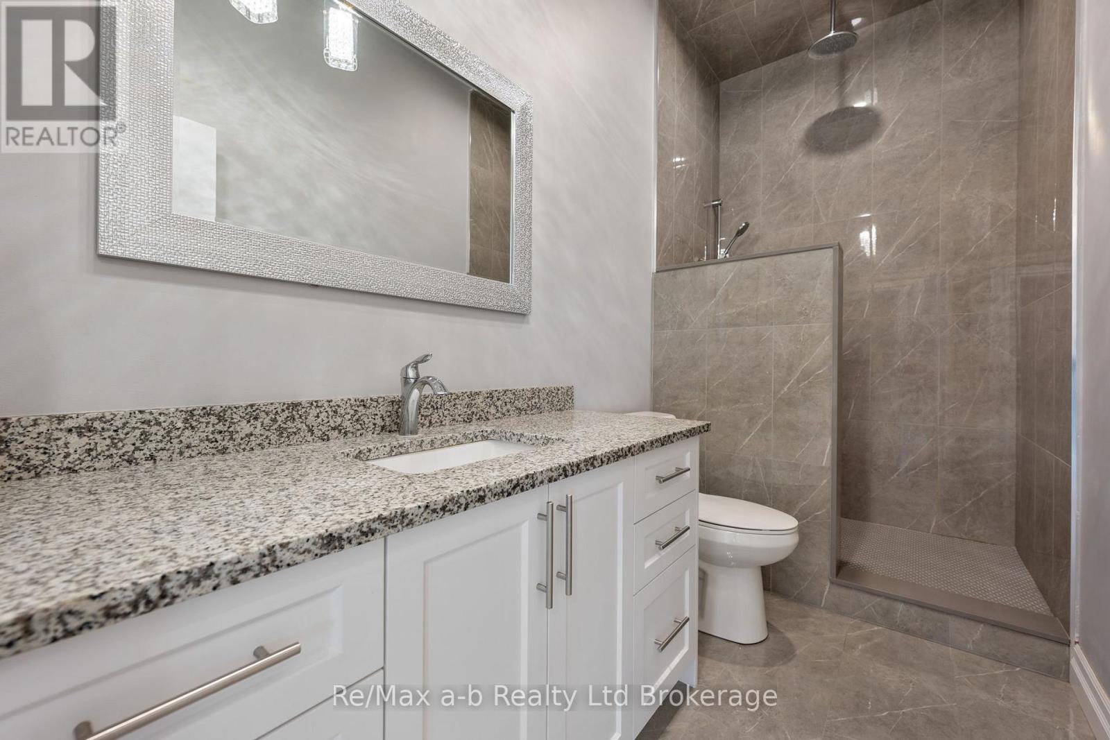 1005 Windham Centre Road, Norfolk, Ontario  N0E 2A0 - Photo 19 - X12095047