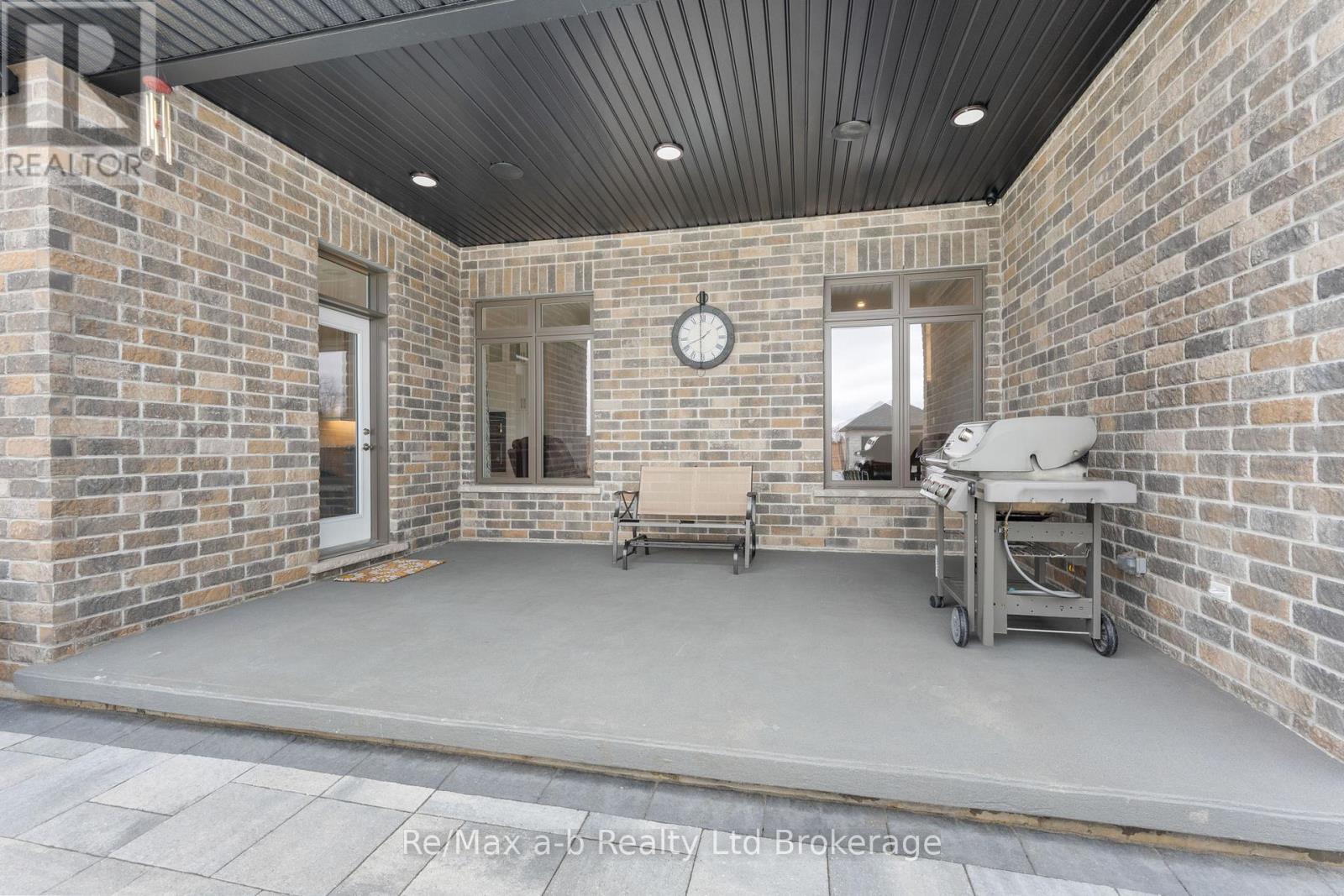1005 Windham Centre Road, Norfolk, Ontario  N0E 2A0 - Photo 33 - X12095047