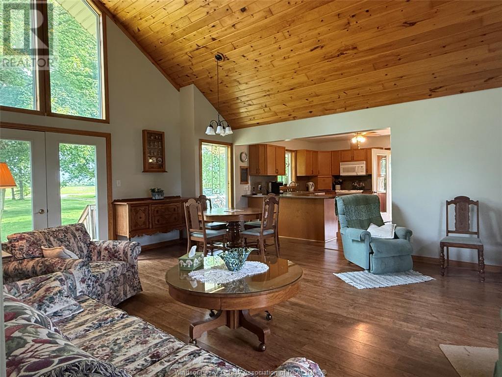 543 East West Road Road, Pelee Island, Ontario  N0R 1M0 - Photo 13 - 25015638