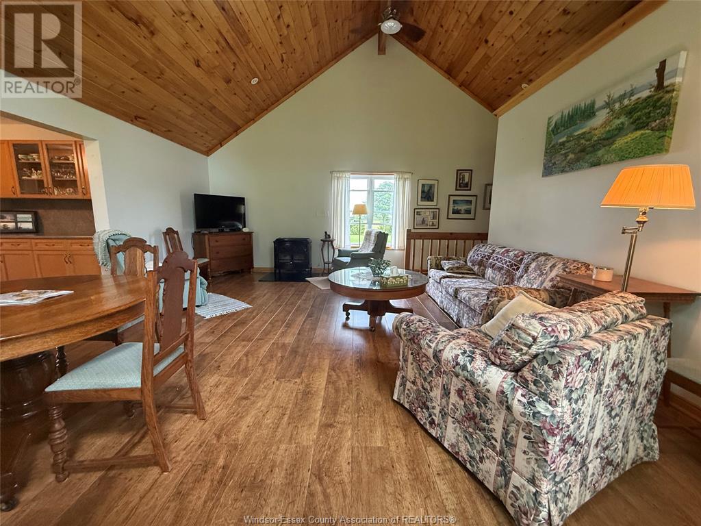 543 East West Road Road, Pelee Island, Ontario  N0R 1M0 - Photo 14 - 25015638
