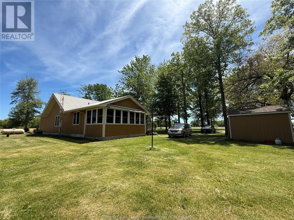 543 East West Road Road, Pelee Island, Ontario  N0R 1M0 - Photo 3 - 25015638