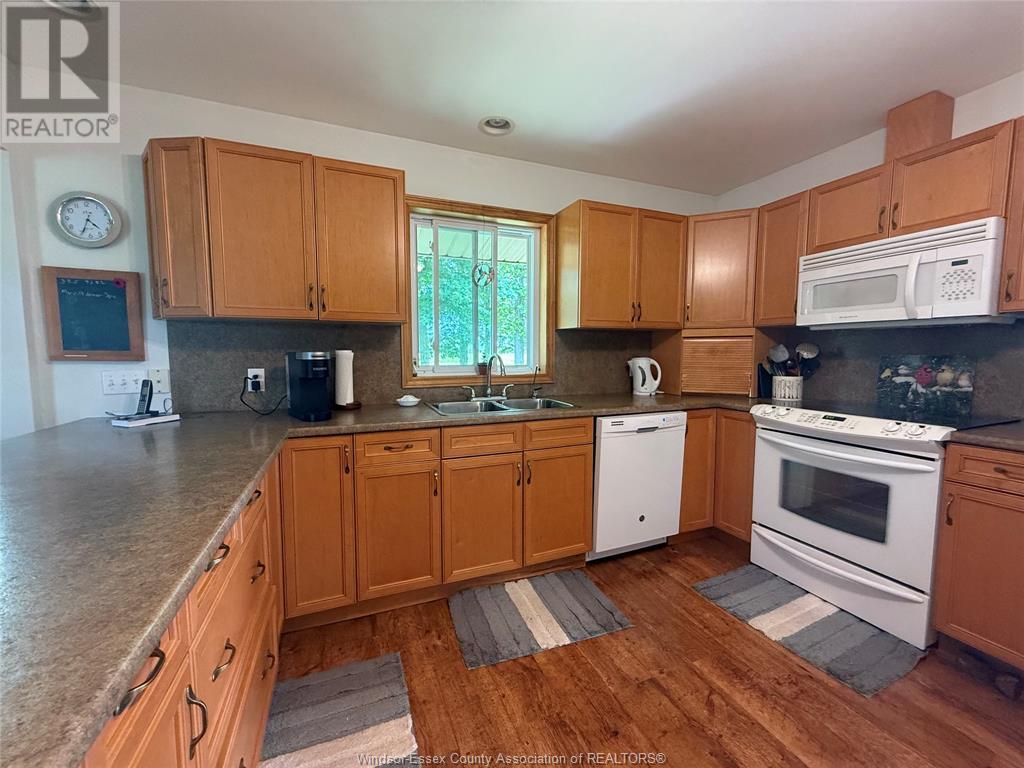 543 East West Road Road, Pelee Island, Ontario  N0R 1M0 - Photo 9 - 25015638