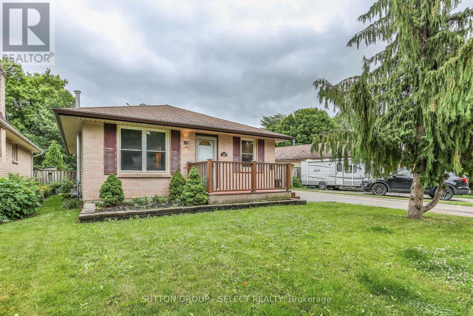 Property at 1366 ALDERSBROOK ROAD image 2