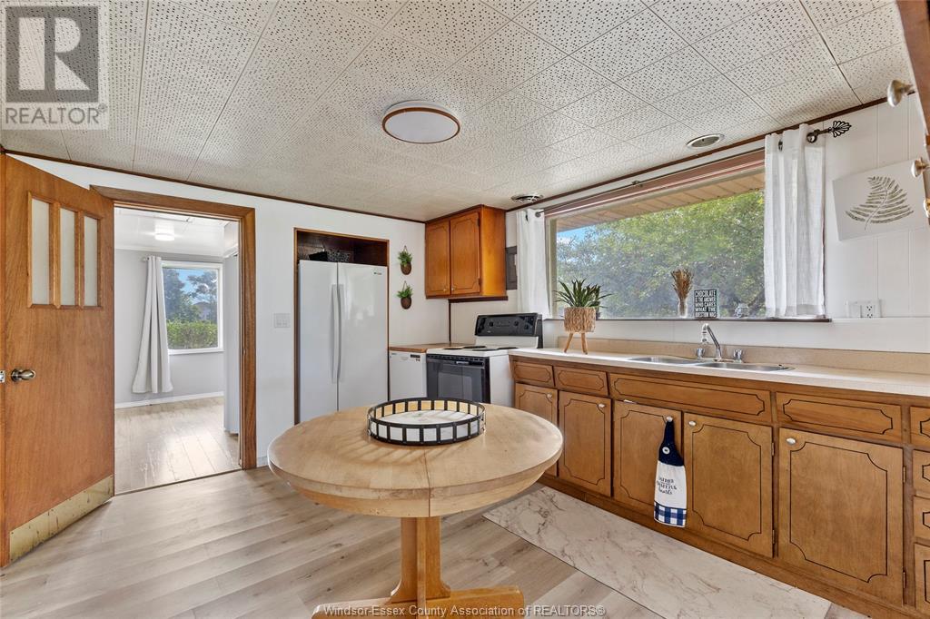 Property at 11280 RIVERSIDE DRIVE East image 3