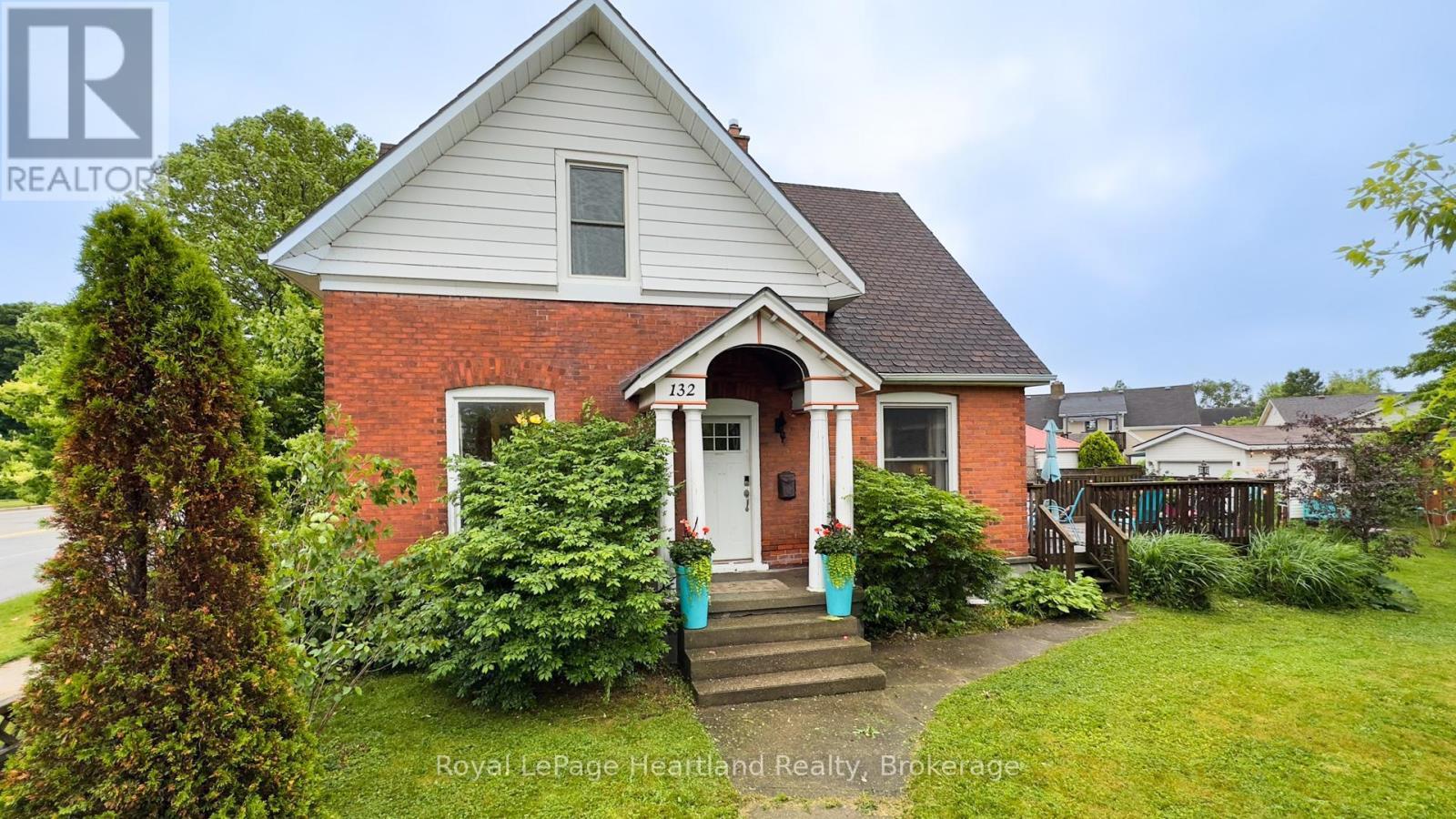 Property at 132 ELGIN AVENUE E image 1