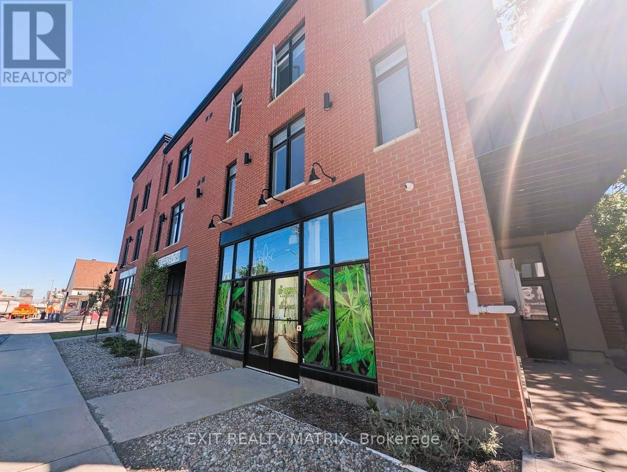 675 Bronson Avenue, Ottawa, Ontario  K1S 1Z8 - Photo 2 - X12234961