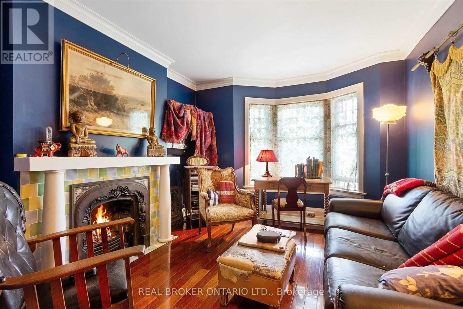 Property at 499 PALMERSTON BOULEVARD image 2