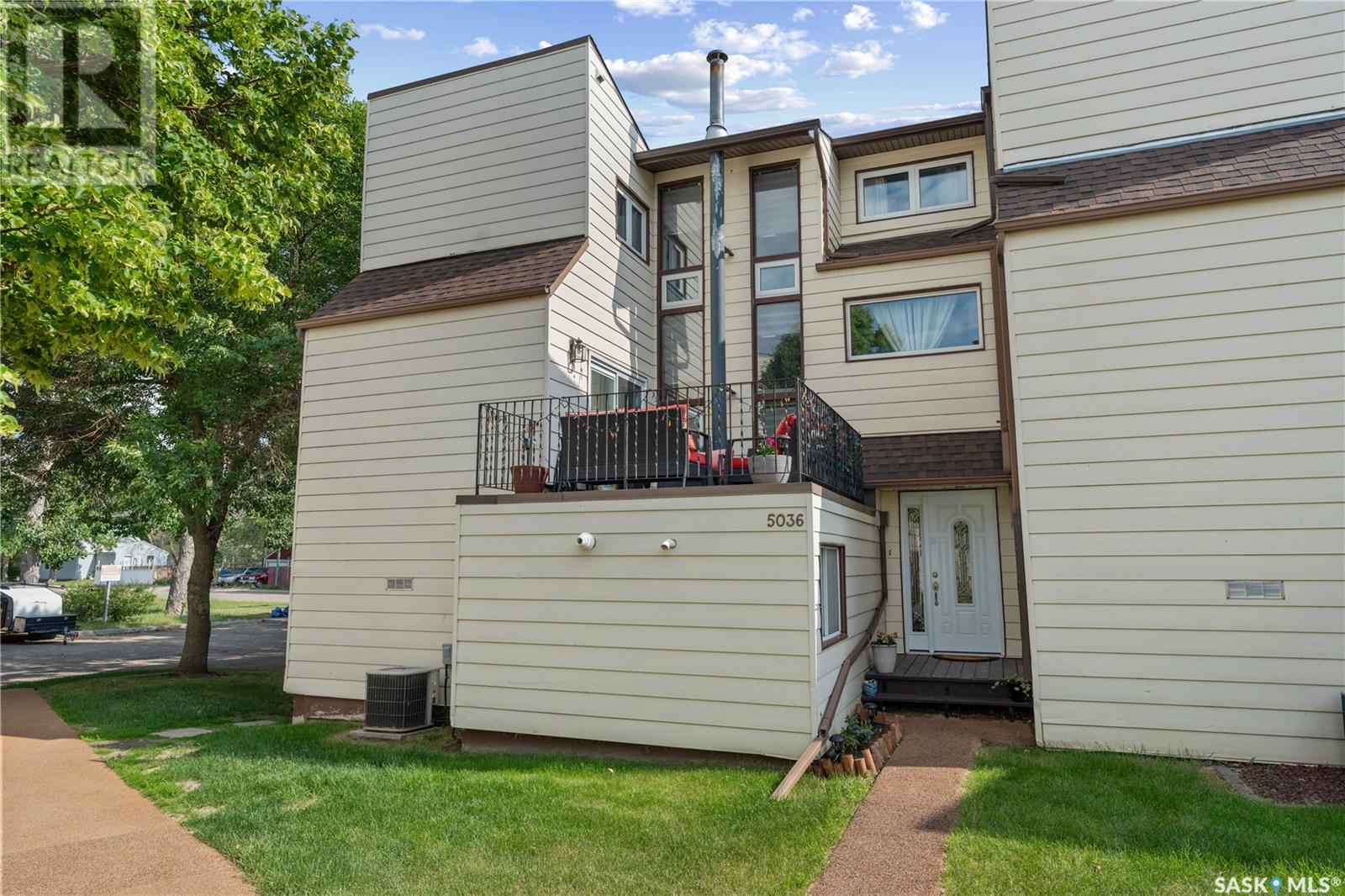 5036 10th AVENUE, regina, Saskatchewan