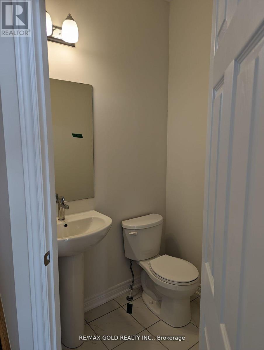 46 Bayardo Drive, Oshawa, Ontario  L1L 0V2 - Photo 10 - E12235034
