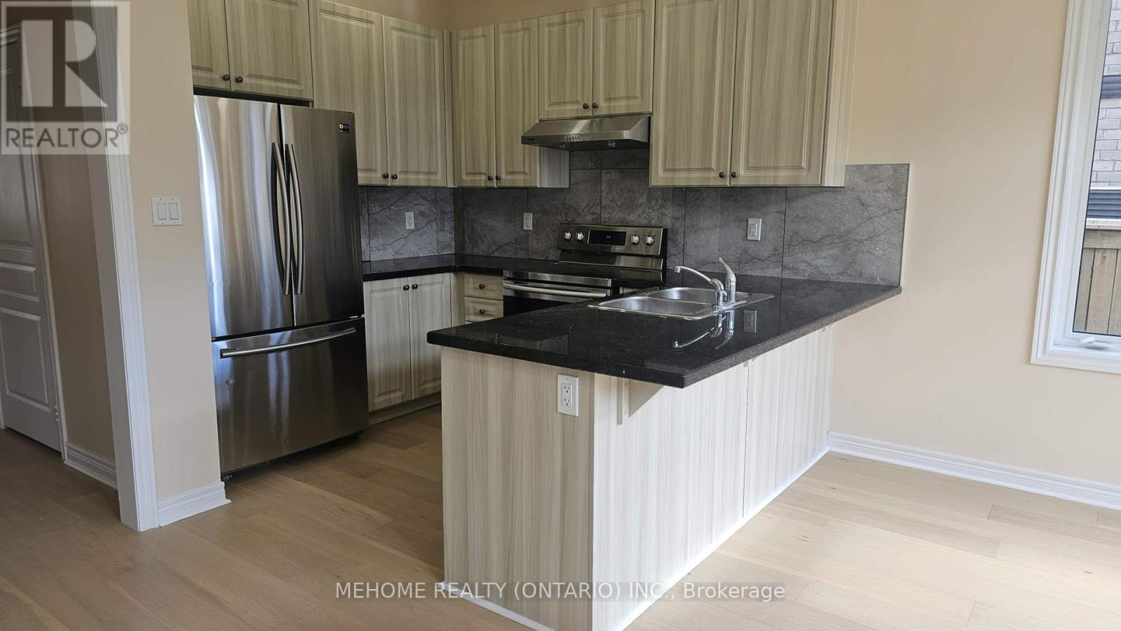 Property at 6 BROWNSBERGER ROAD image 3