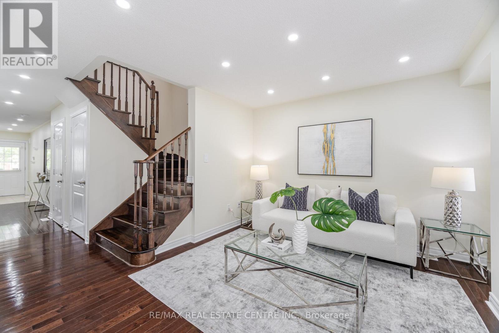 Property at 34 FIRBANK LANE image 1