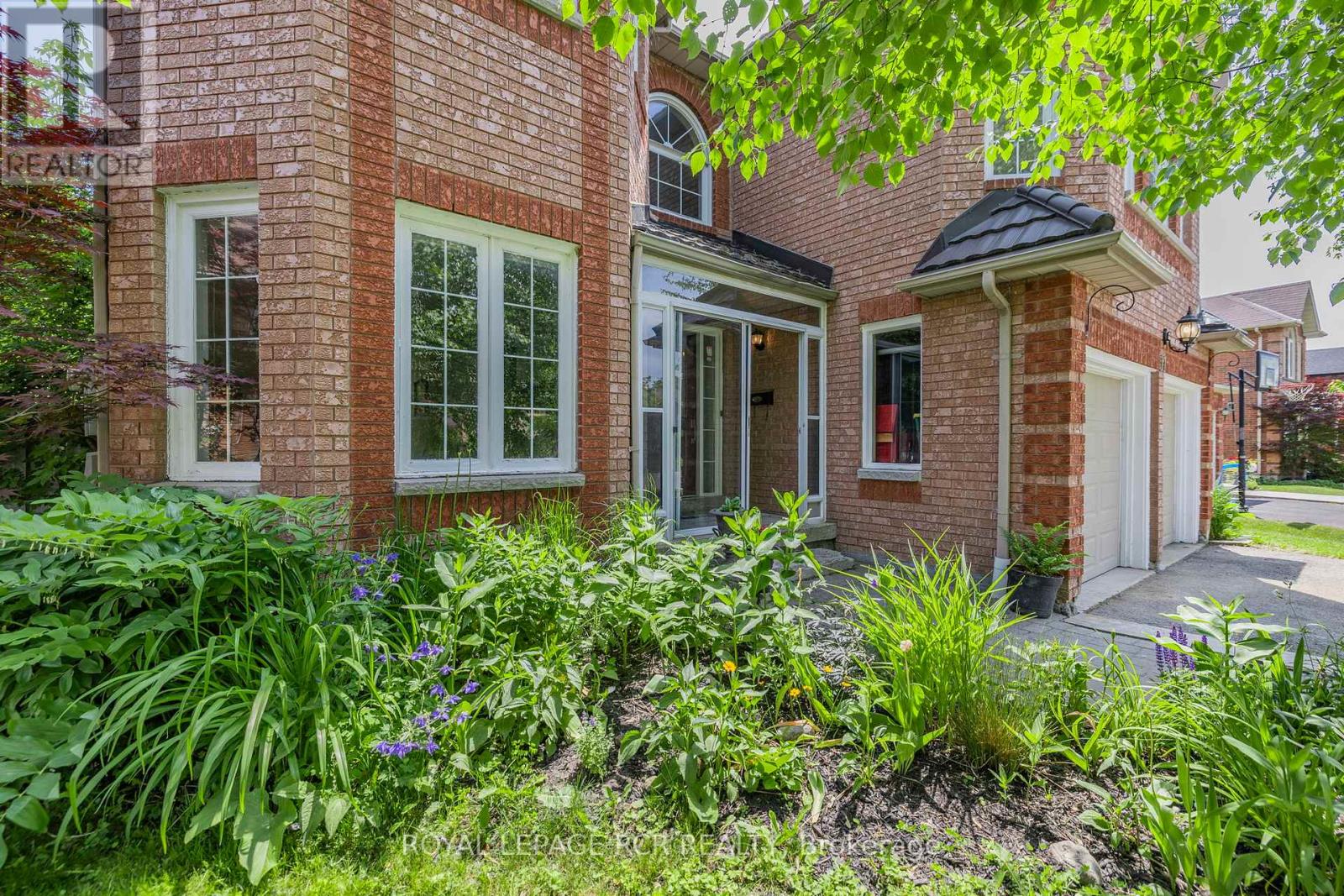 Property at 11 LITNER CRESCENT image 2