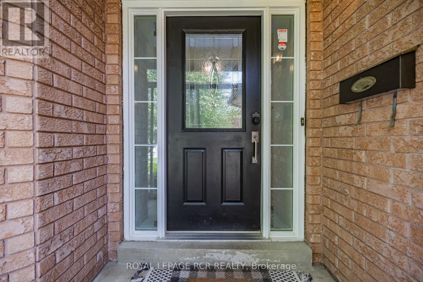 Property at 11 LITNER CRESCENT image 3