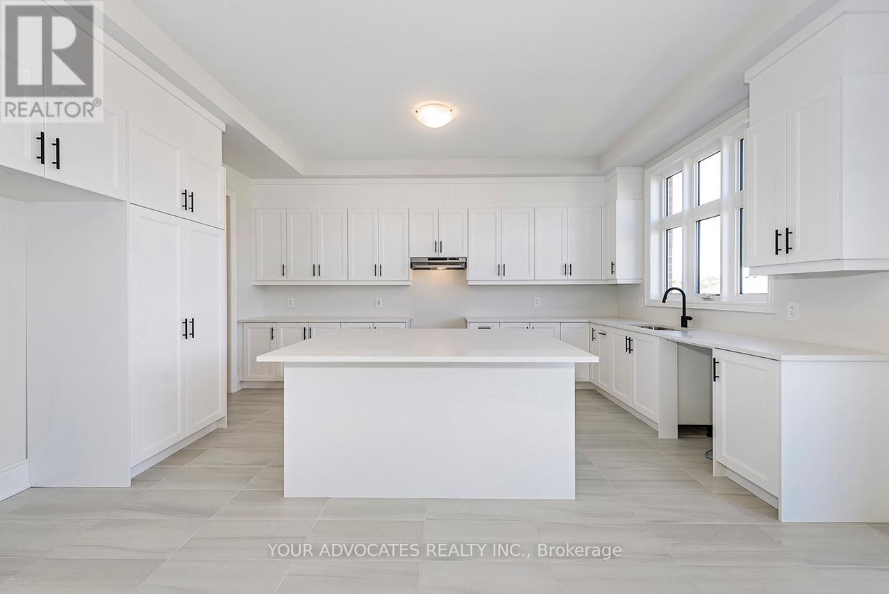 130 Rowe Street, Bradford West Gwillimbury, Ontario  L3Z 4M9 - Photo 13 - N12235000